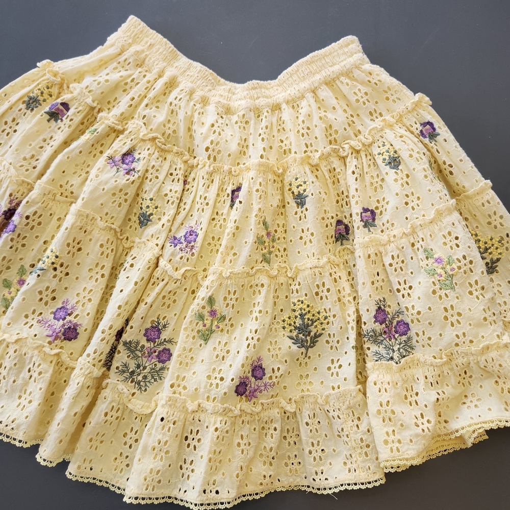 NWT Hemant & Nandita Floral Embroidered Mara Mini Skirt Butter Yellow Size Small - Picture 6 of 12